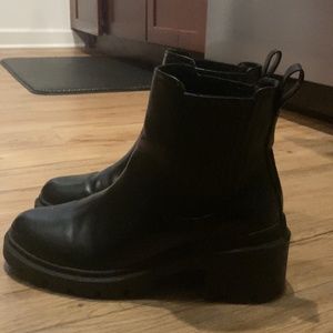 Universal thread women’s boots